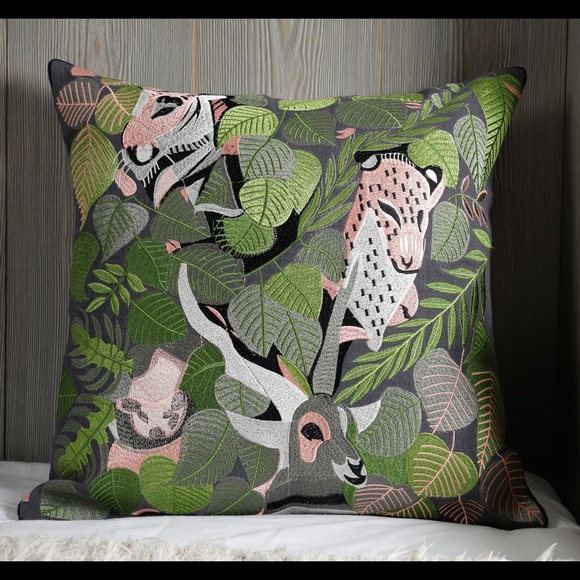 Pillow cover Anthropologie NWOT - Picture 2 of 4